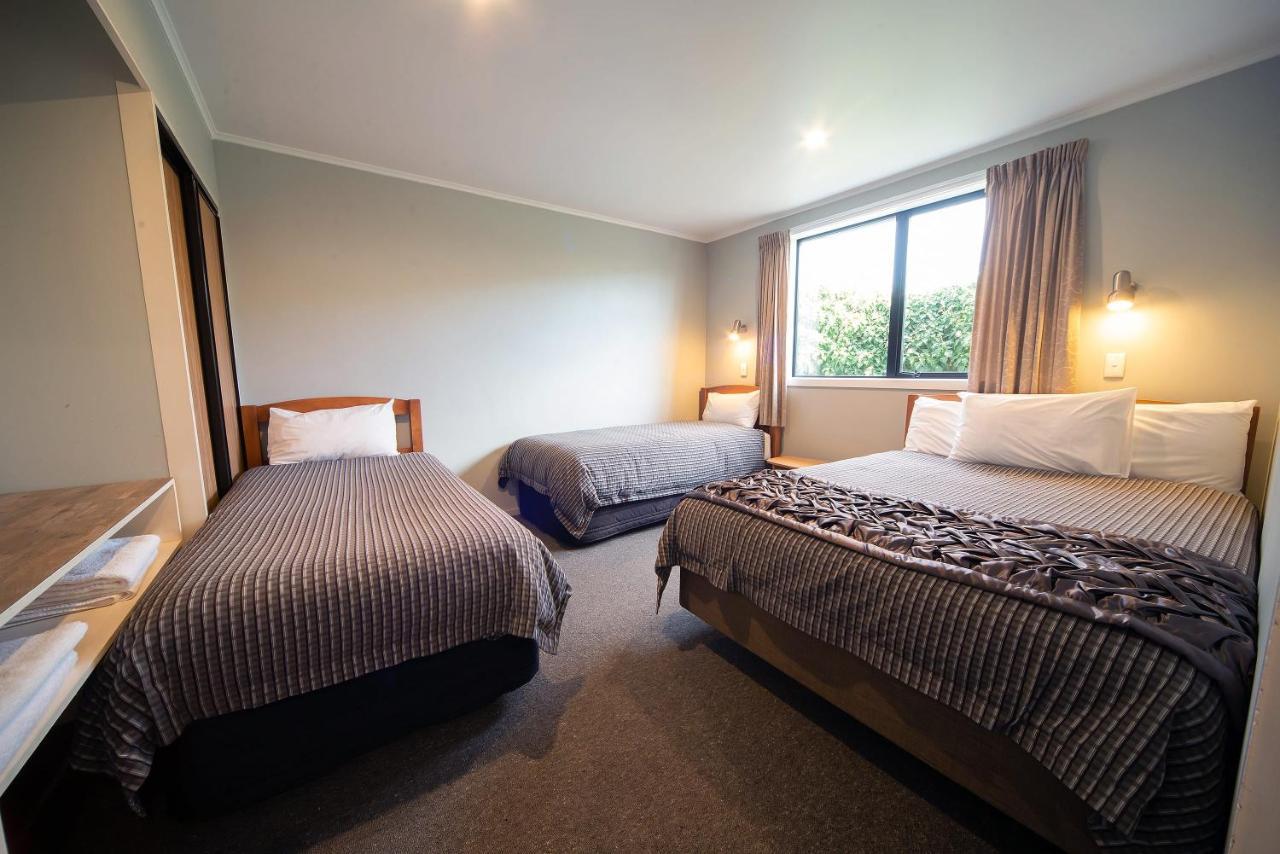 Coronation Park Holiday Park Ashburton Exterior photo